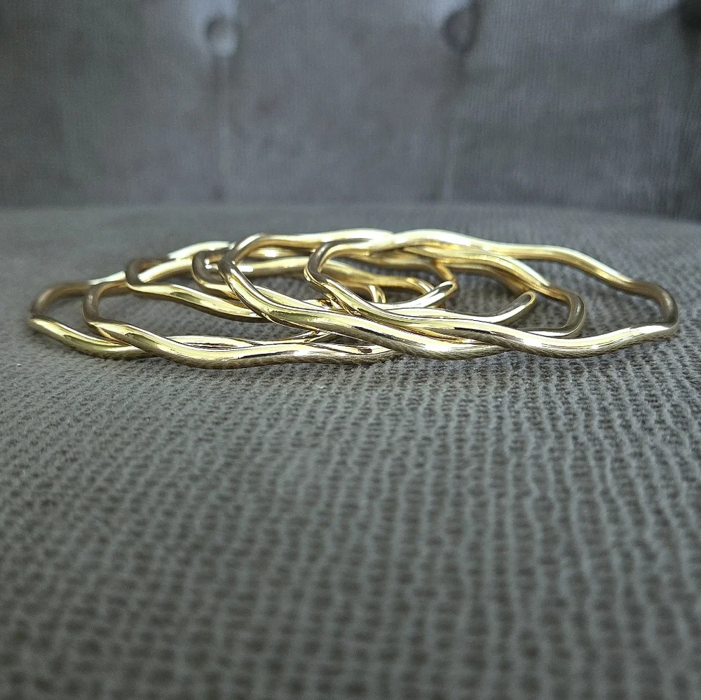 House🏠 of Harlow 1960 Set of Six6️⃣, Thin, Wavy🌊, Gold💛 Bangle Bracelets - Picture 4 of 15